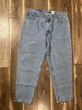 Levi’s Vintage 560 Loose Fit Tapered Leg Jeans